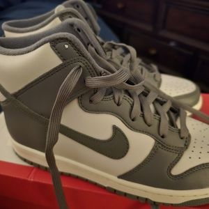 NIKE SB HIGH TOP DUNK